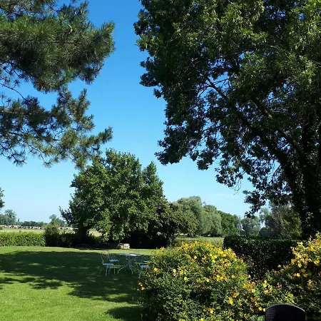 Manoir De La Marie Bed & Breakfast